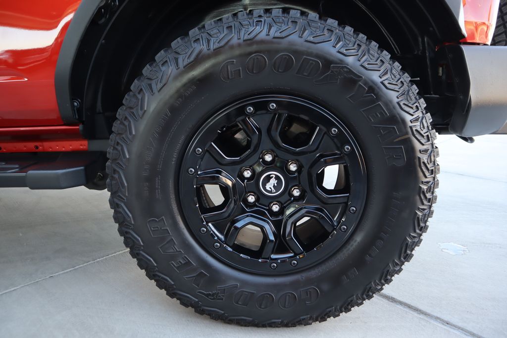 Thumbnail: 2022 Ford Bronco - 32