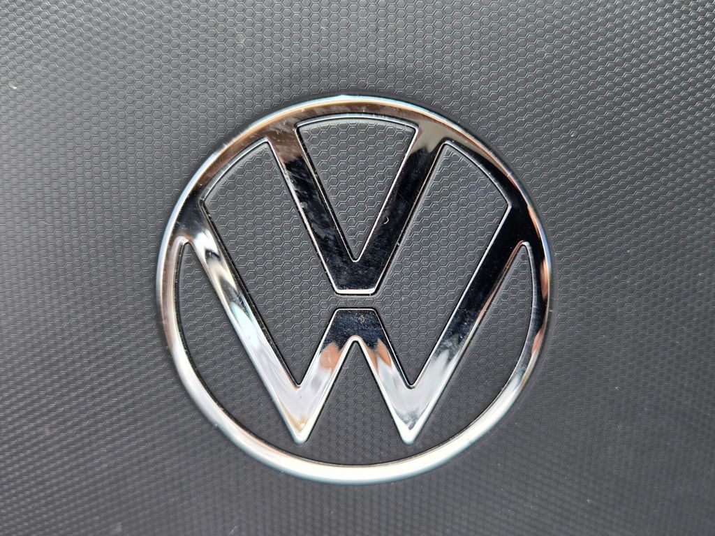 2024 Volkswagen Taos - $18,400