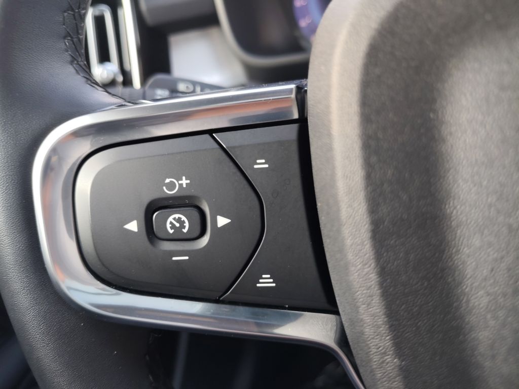 Used Car 2024 Volvo Xc40  B5 Core For Sale Under $30,000 In Austin, Texas