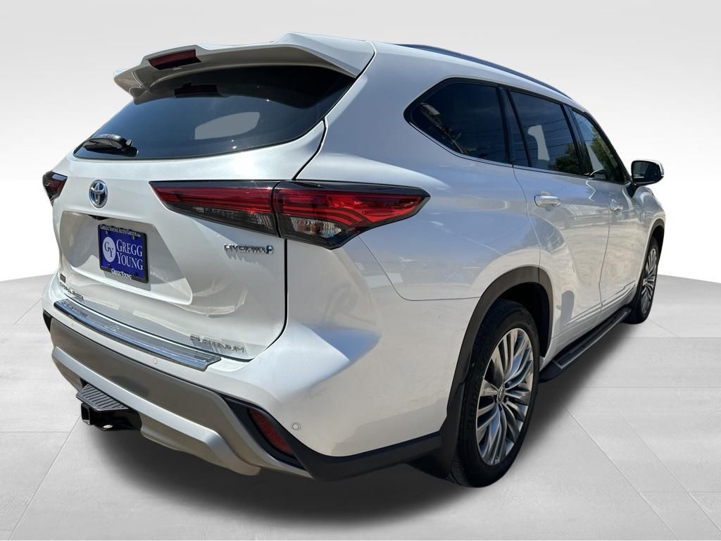 Used 2022 Toyota Highlander Hybrid SUV