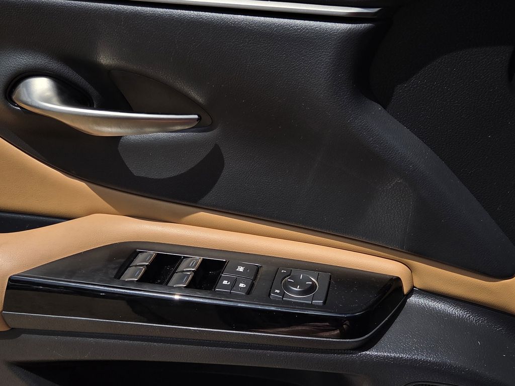 Used 2022 Lexus ES Sedan