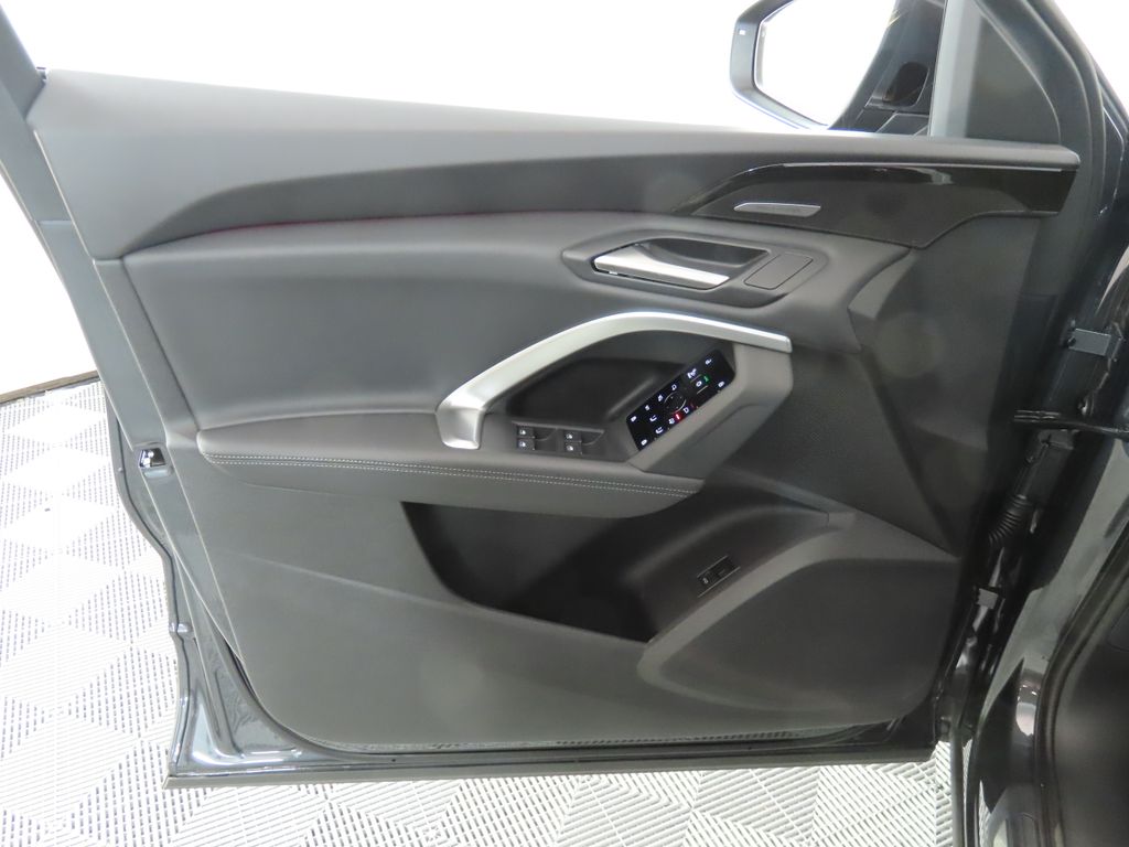 Thumbnail: 2025 Audi Q5 - 26