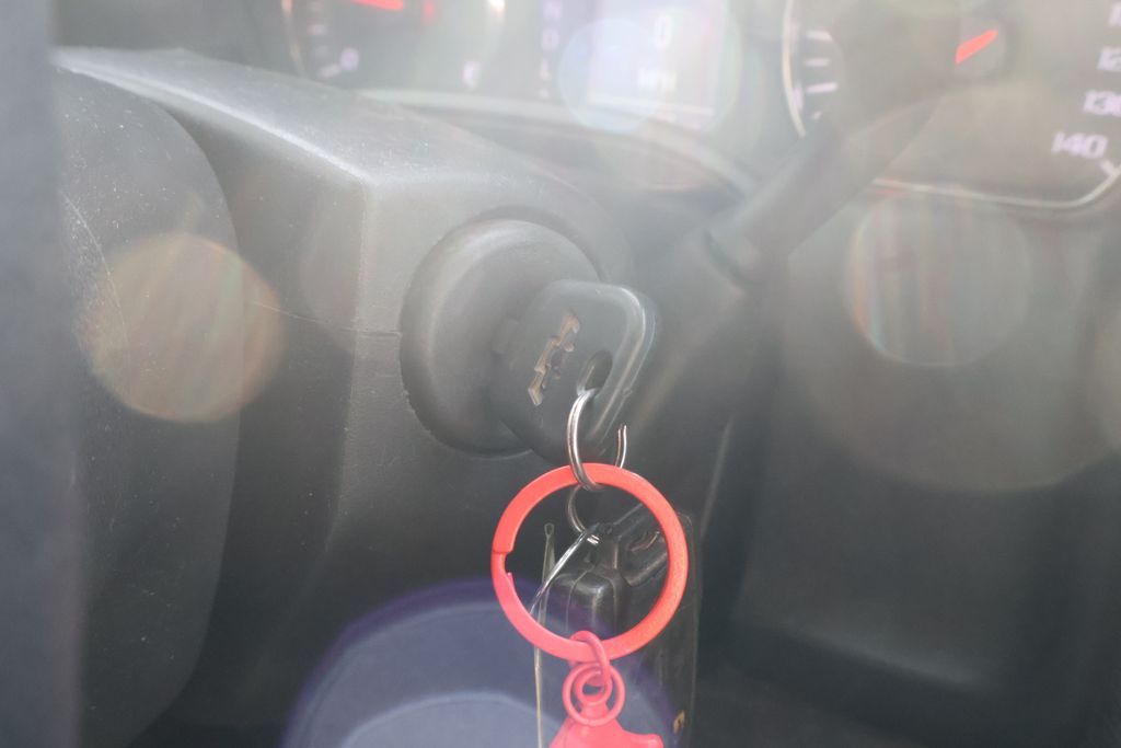 Thumbnail: 2017 Chevrolet Silverado 2500 - 26