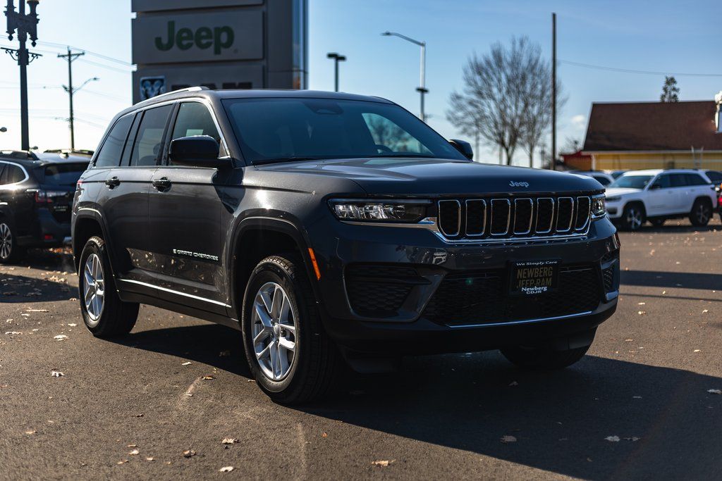 2025 Jeep Grand Cherokee Laredo X thumbnail 6