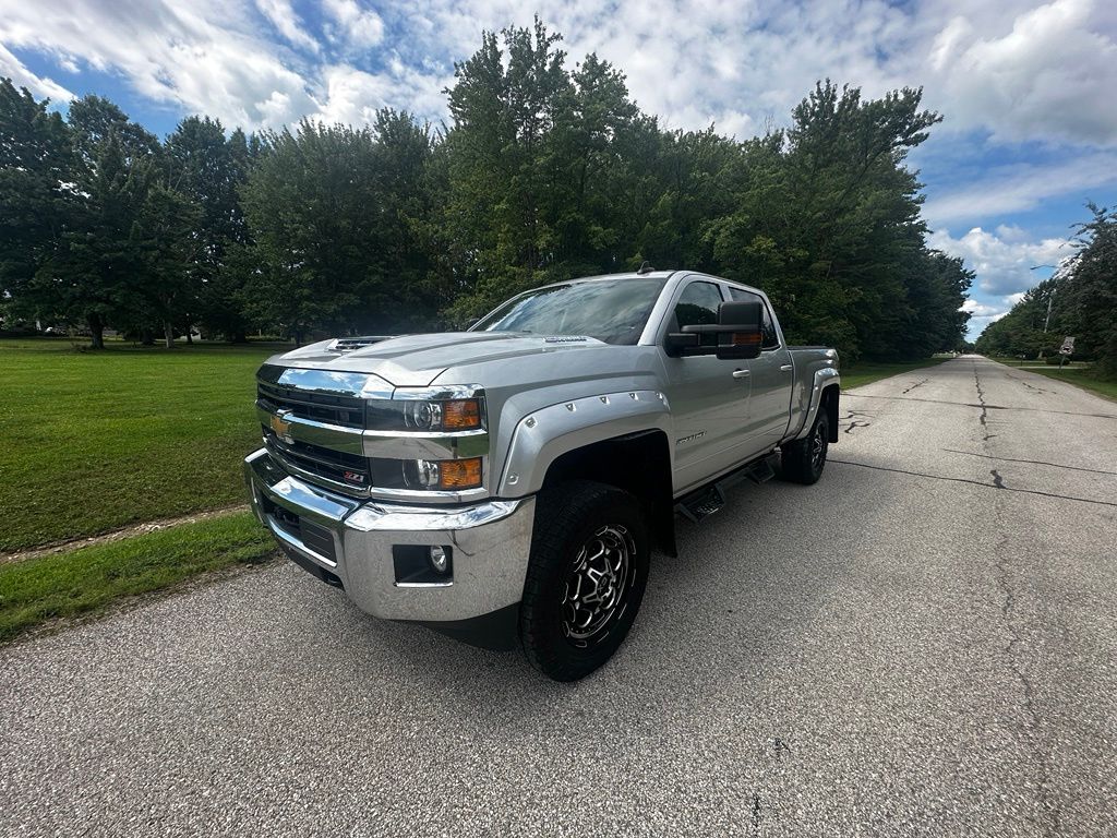 Silver Ice Metallic 2018 Chevrolet Silverado 3500HD Pickup Truck Four-Wheel Drive 6-Speed Automatic
