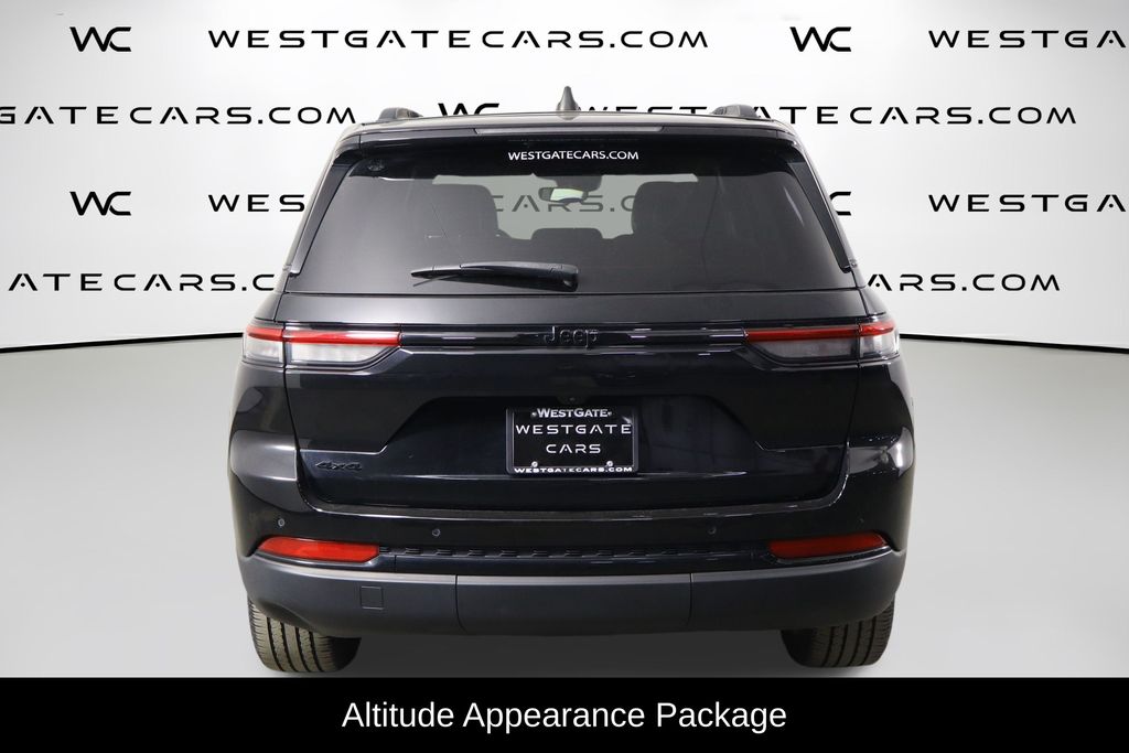 View vehicle photo 4
