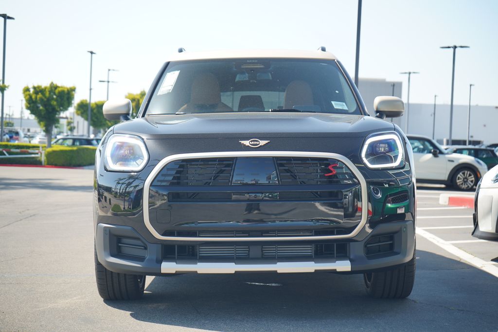 2025 MINI Cooper Countryman Iconic 6