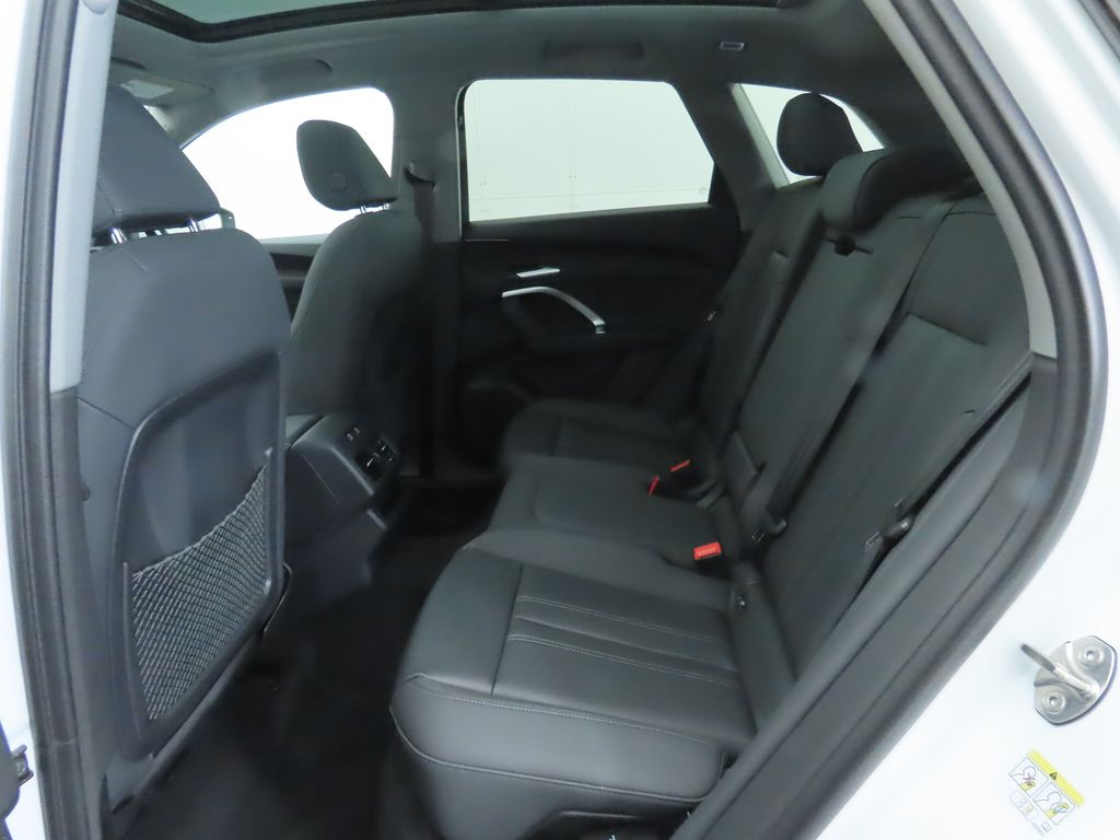 Thumbnail: 2025 Audi Q5 - 23