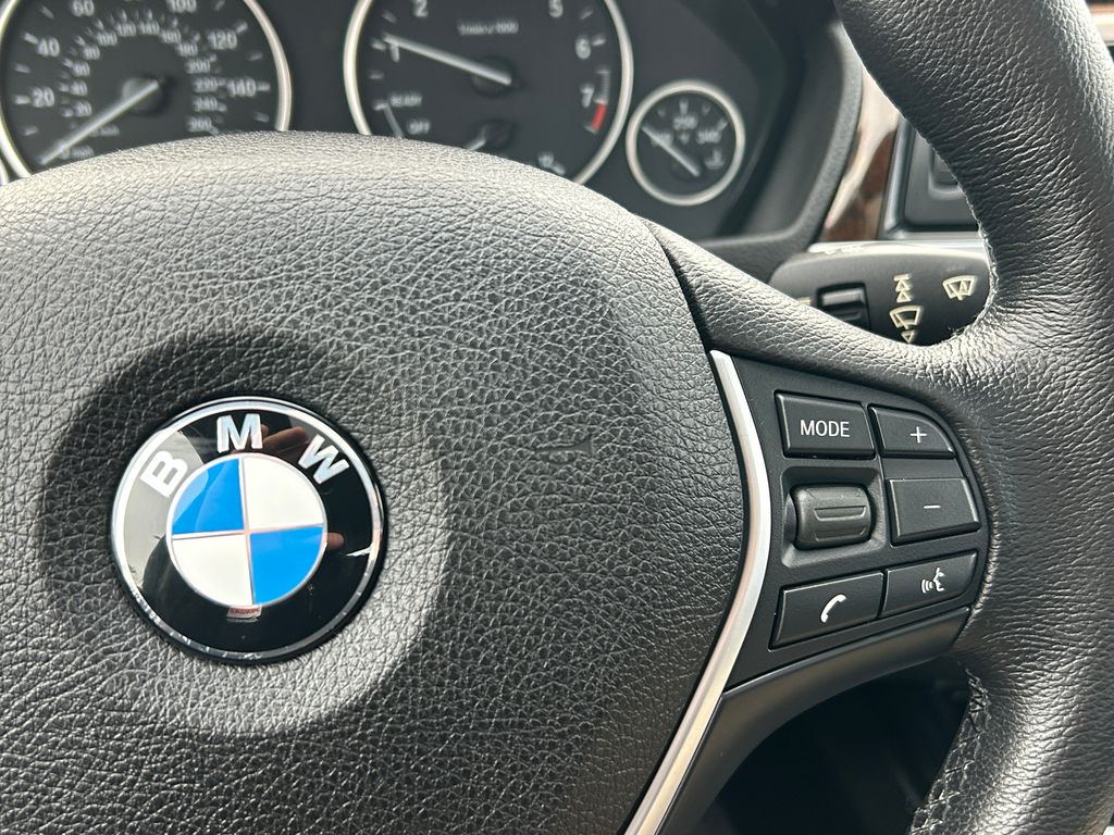 Thumbnail: 2015 BMW 3 Series - 20