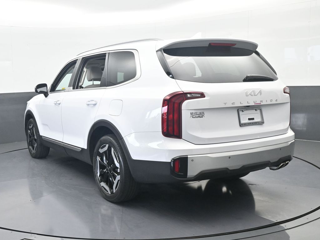 Used 2024 Glacial White Pearl Kia S image 4
