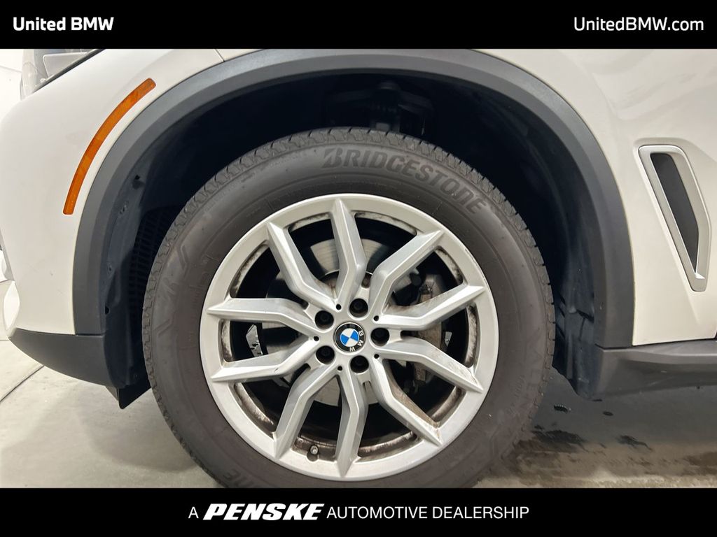 Thumbnail: 2021 BMW X5 - 10