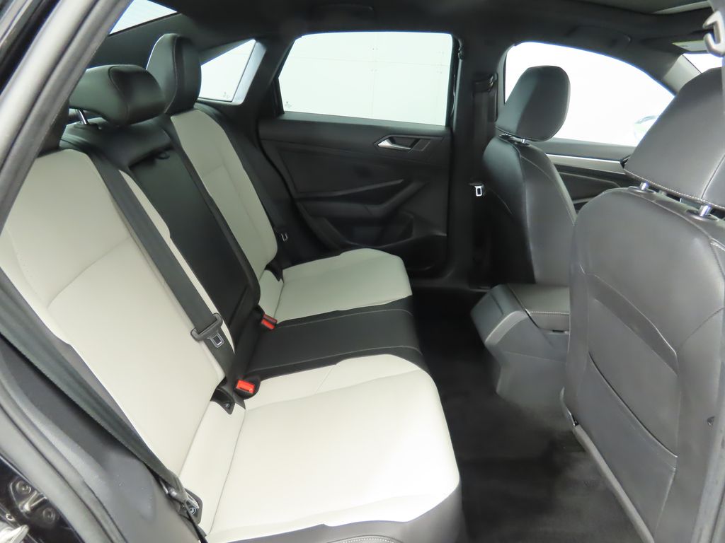 2021 Volkswagen Jetta R-Line 23