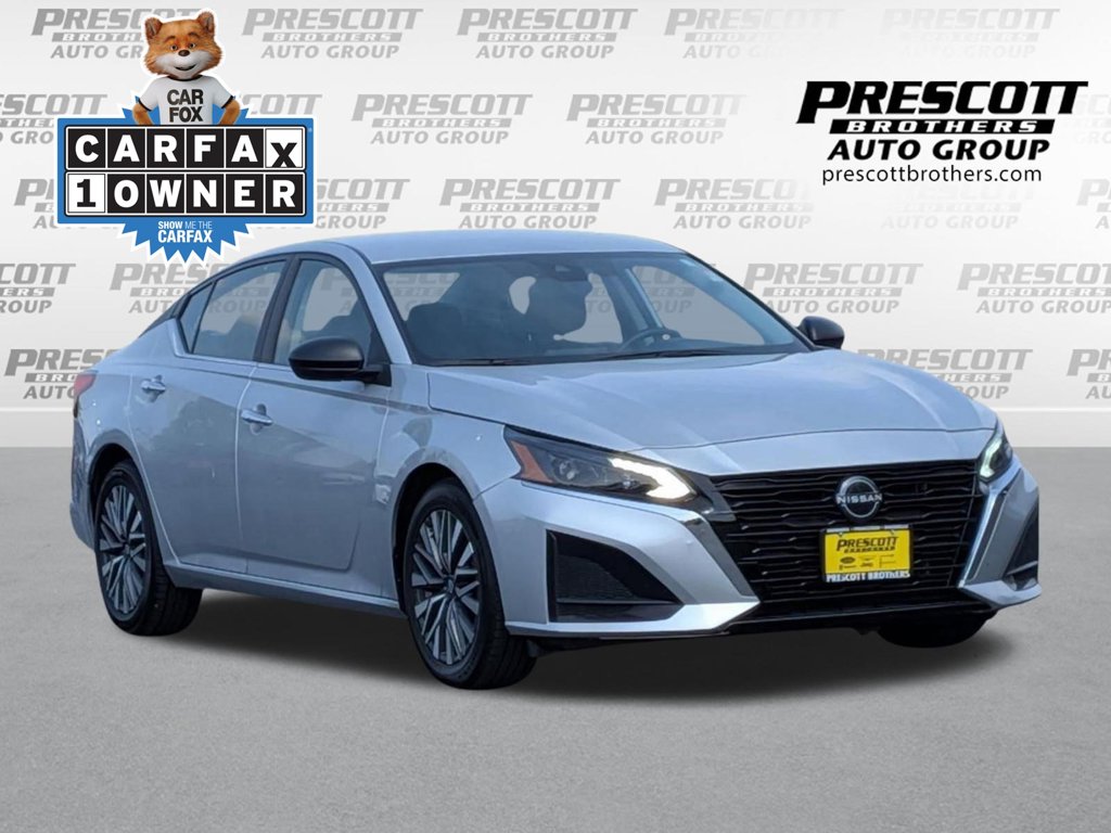 Brilliant Silver Metallic 2024 Nissan Altima Sedan Front-Wheel Drive Continuously Variable Transmission