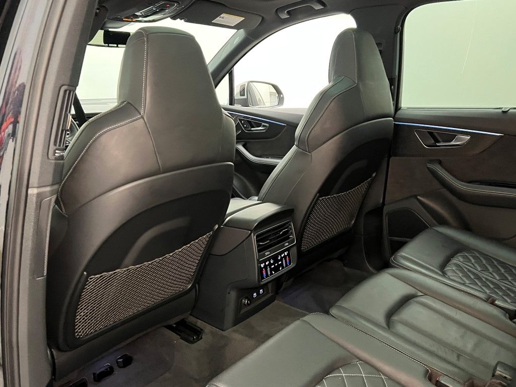 Thumbnail: 2021 Audi SQ7 - 23