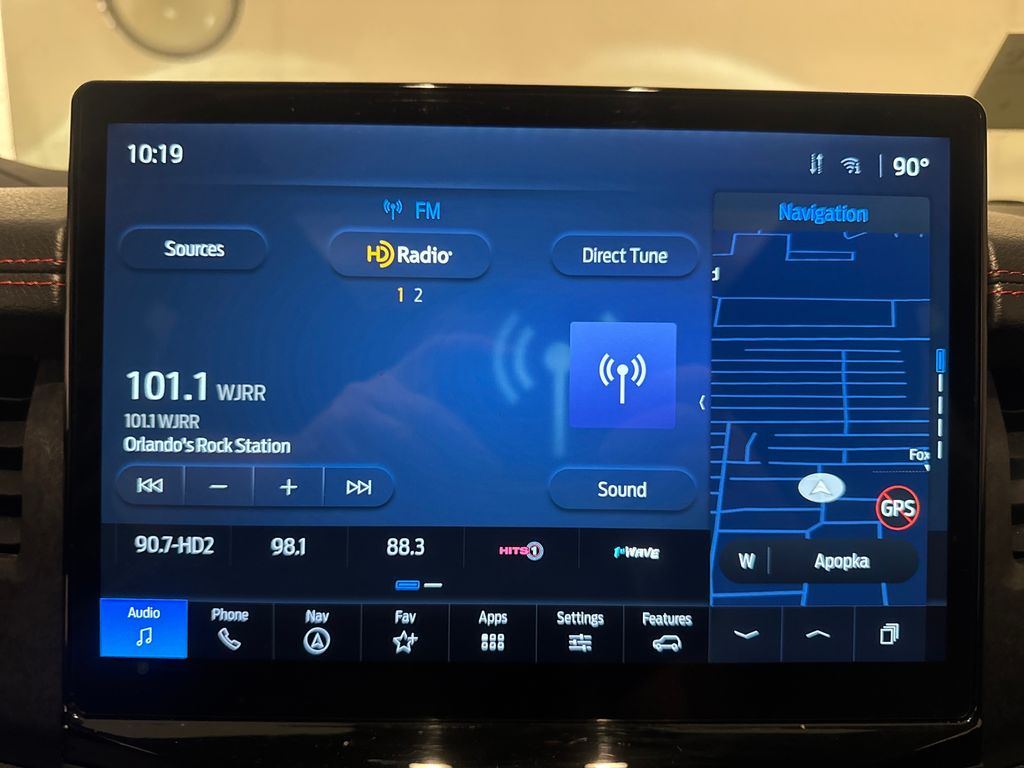 Certified Used 2022  Ford Limited image 28