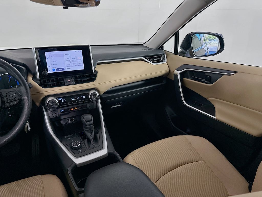 Thumbnail: 2025 Toyota RAV4 - 22