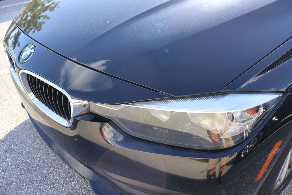 Thumbnail: 2016 BMW 3 Series - 3