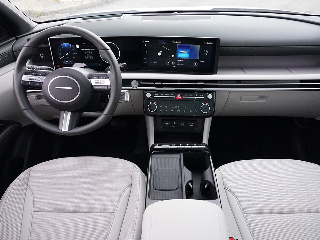 Used 2025 White Hyundai Limited image 42