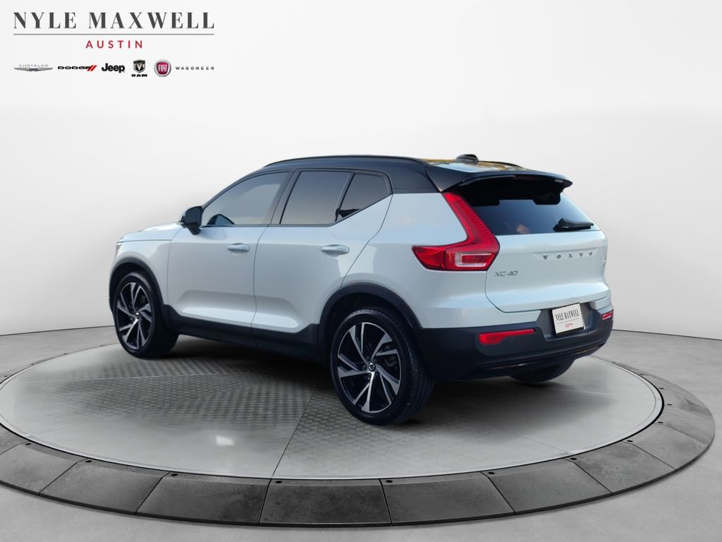 Used Car 2022 Volvo Xc40  R-design For Sale Under $30,000 In Austin, Texas