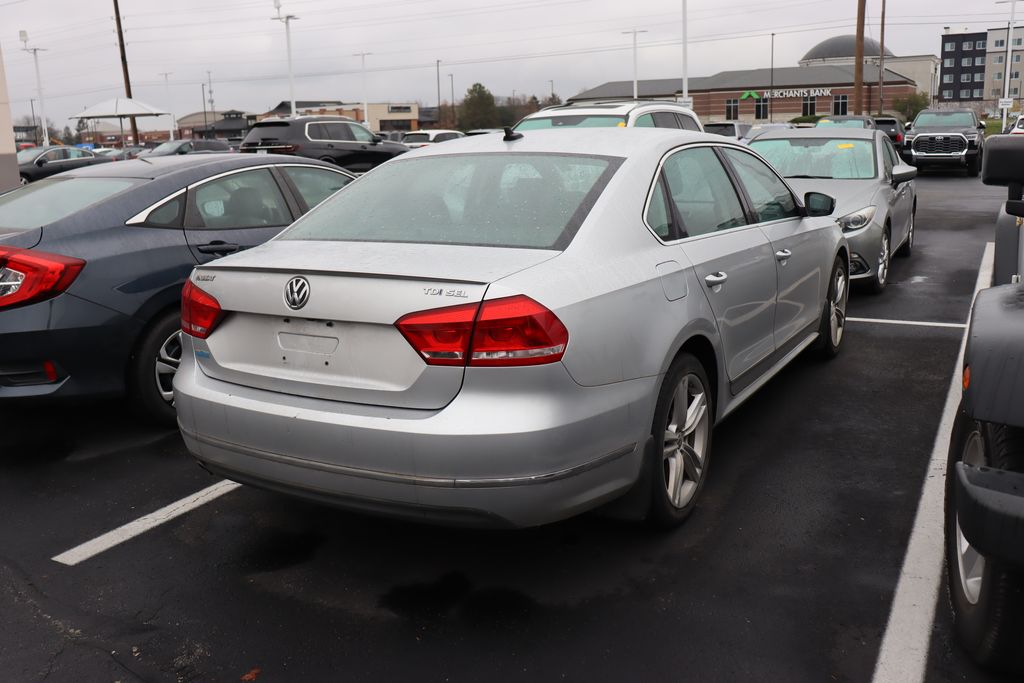 2013 Volkswagen Passat SEL 4