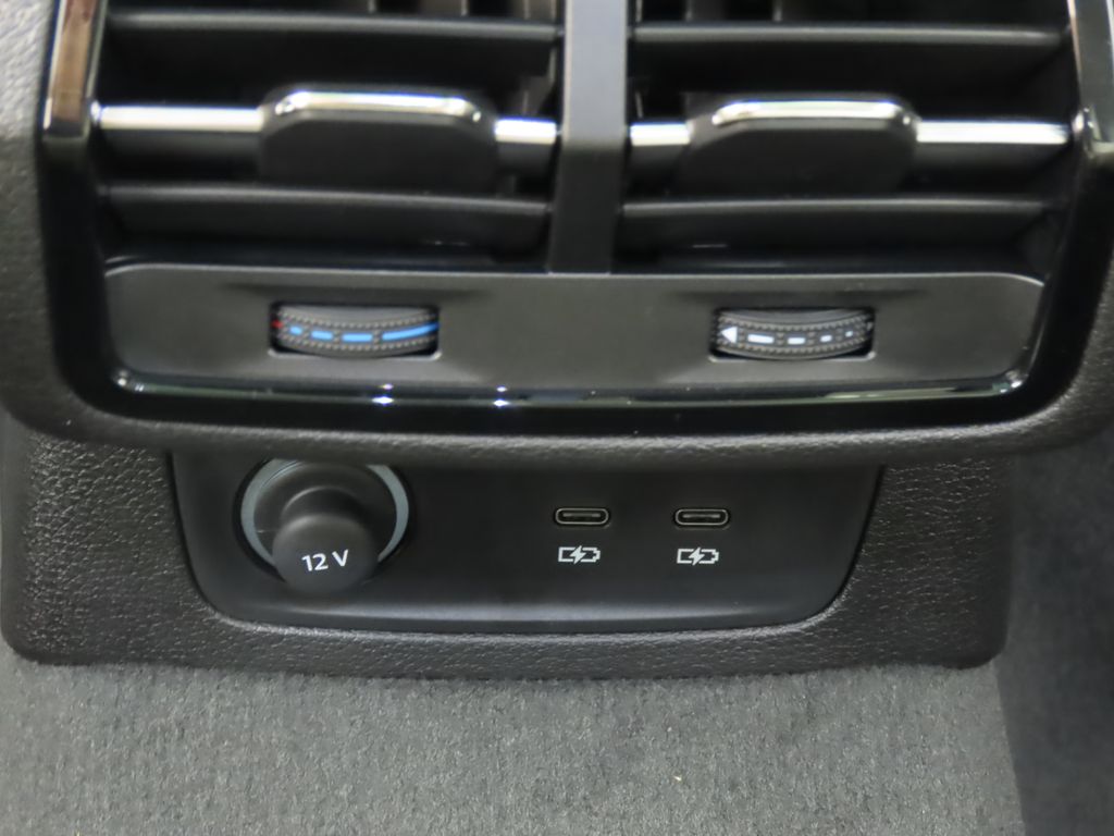 Thumbnail: 2025 Audi Q3 - 27