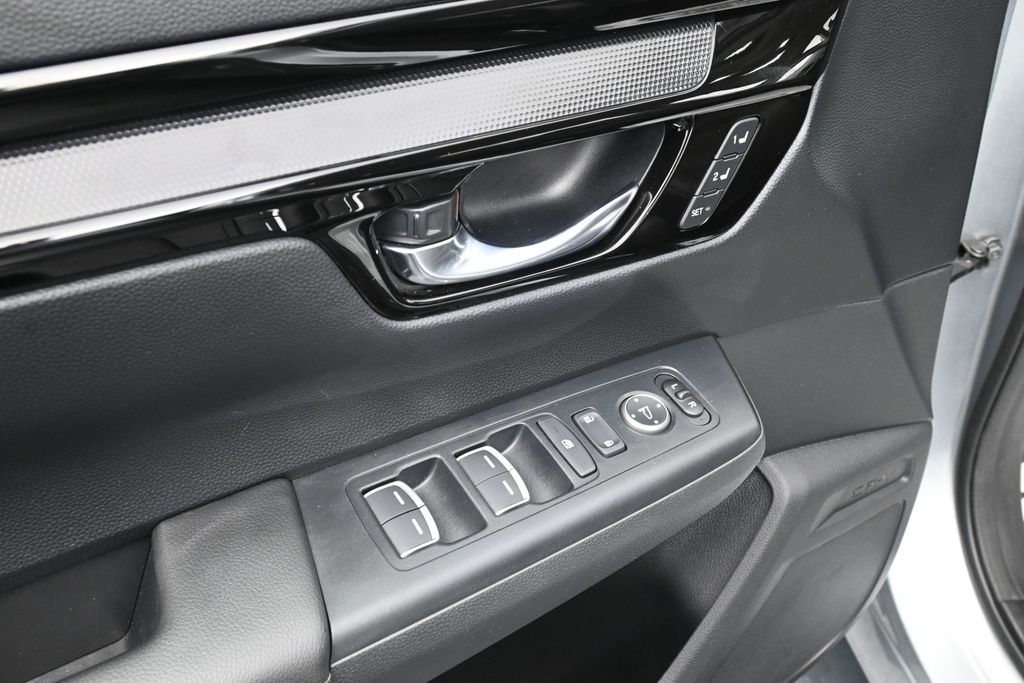 Used 2025  Honda EX-L image 18