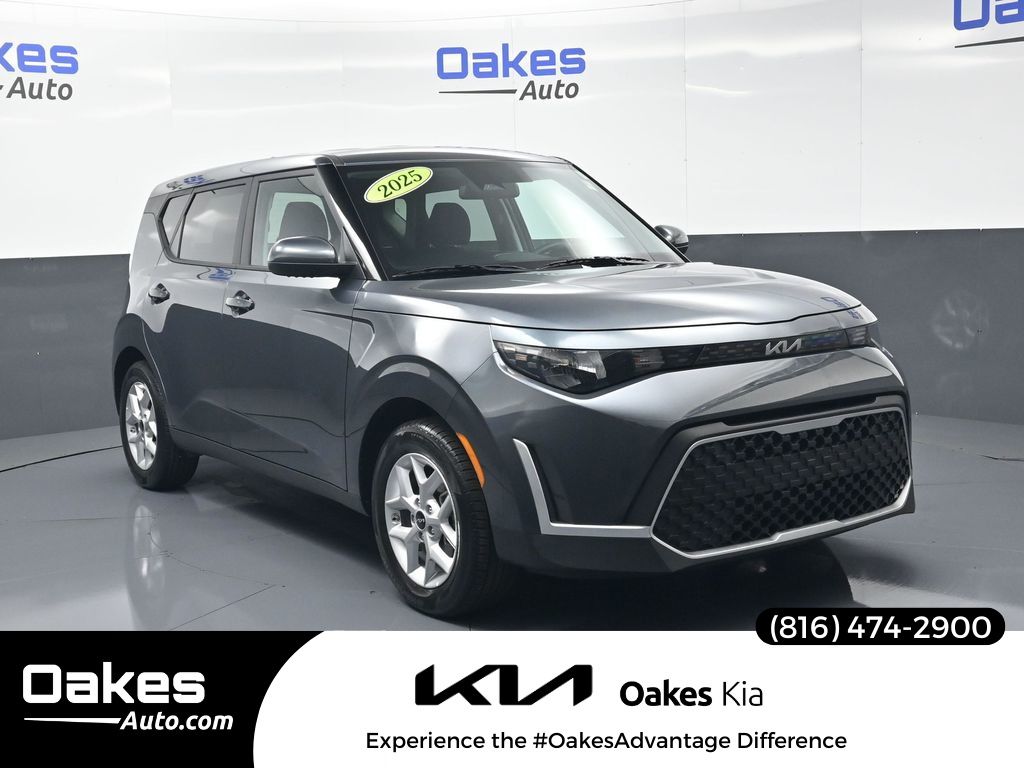 Gravity Gray 2025 Kia Soul LX FWD SUV / Crossover Front-Wheel Drive Continuously Variable Transmission