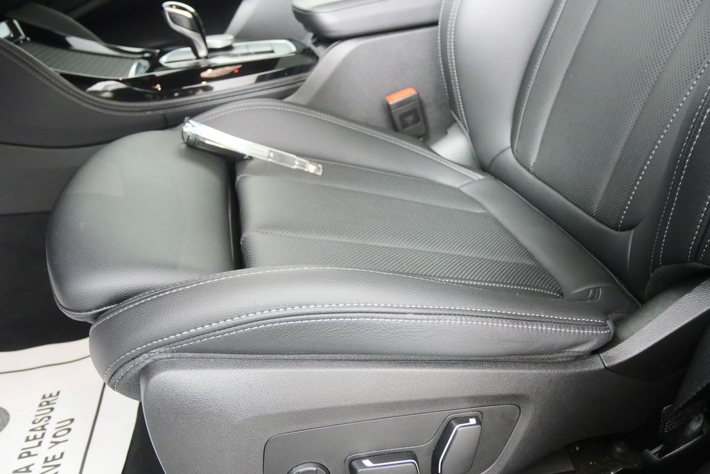 Thumbnail: 2024 BMW X4 - 10