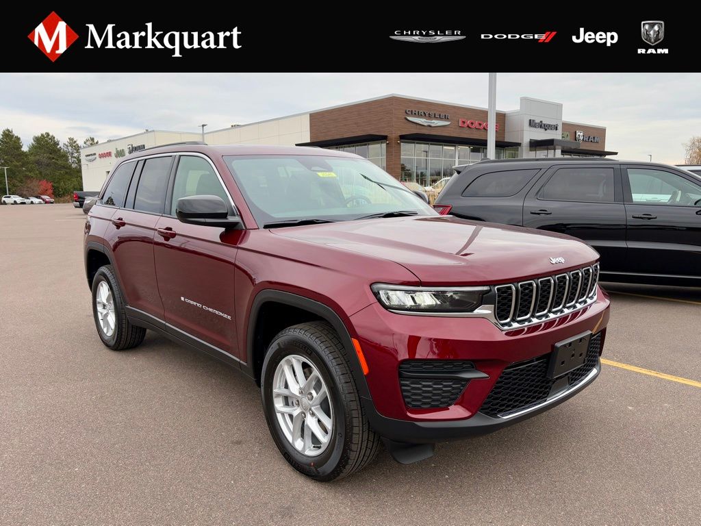 Velvet Red Pearlcoat 2025 Jeep Grand Cherokee SUV / Crossover Four-Wheel Drive 8-Speed Automatic
