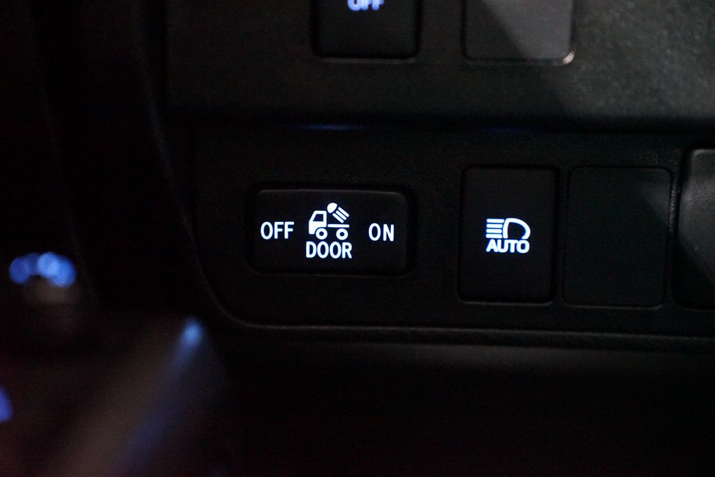 2021 Toyota Tacoma SR5 22