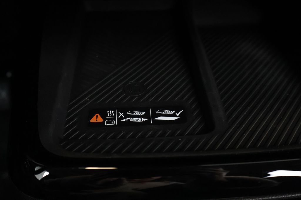 Thumbnail: 2027 Chevrolet Bolt EV - 26