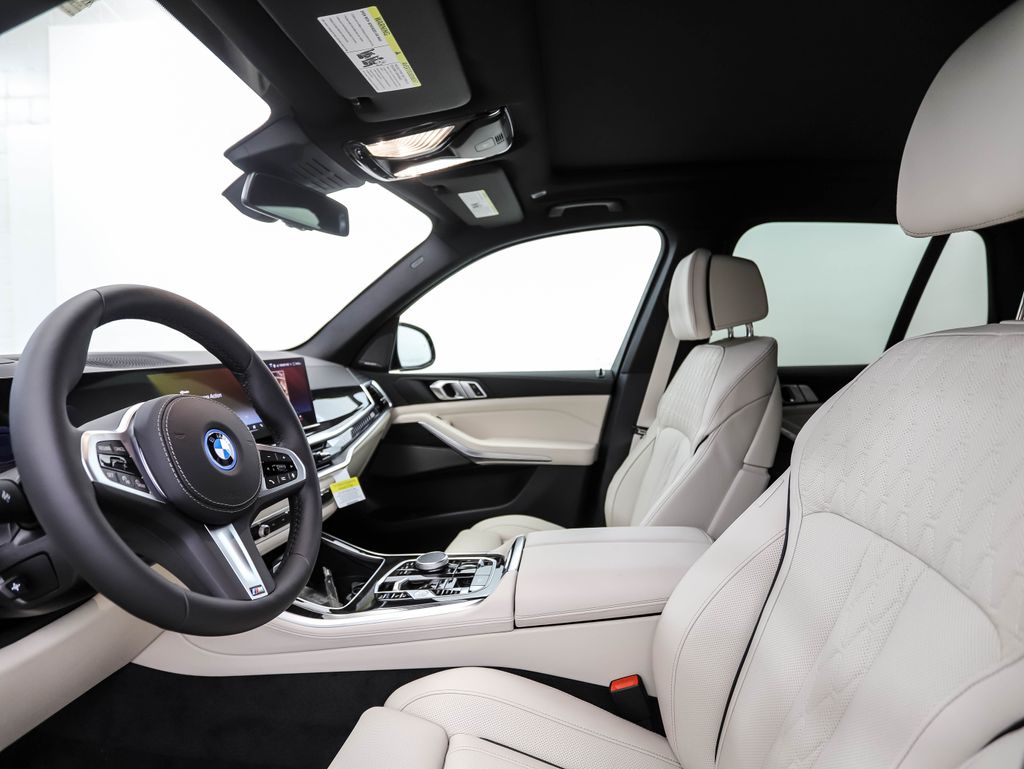 2026 BMW X5 xDrive50e 10