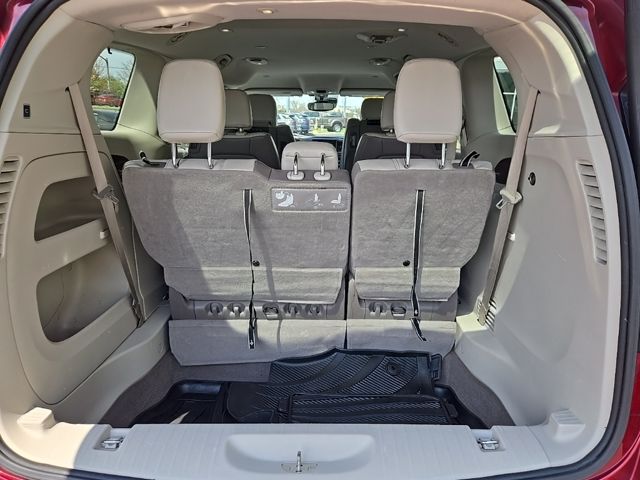 2017 Chrysler Pacifica  12