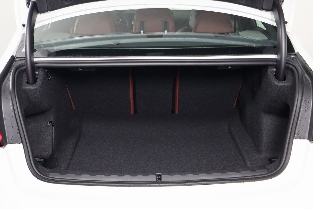 Thumbnail: 2026 BMW 3 Series - 8