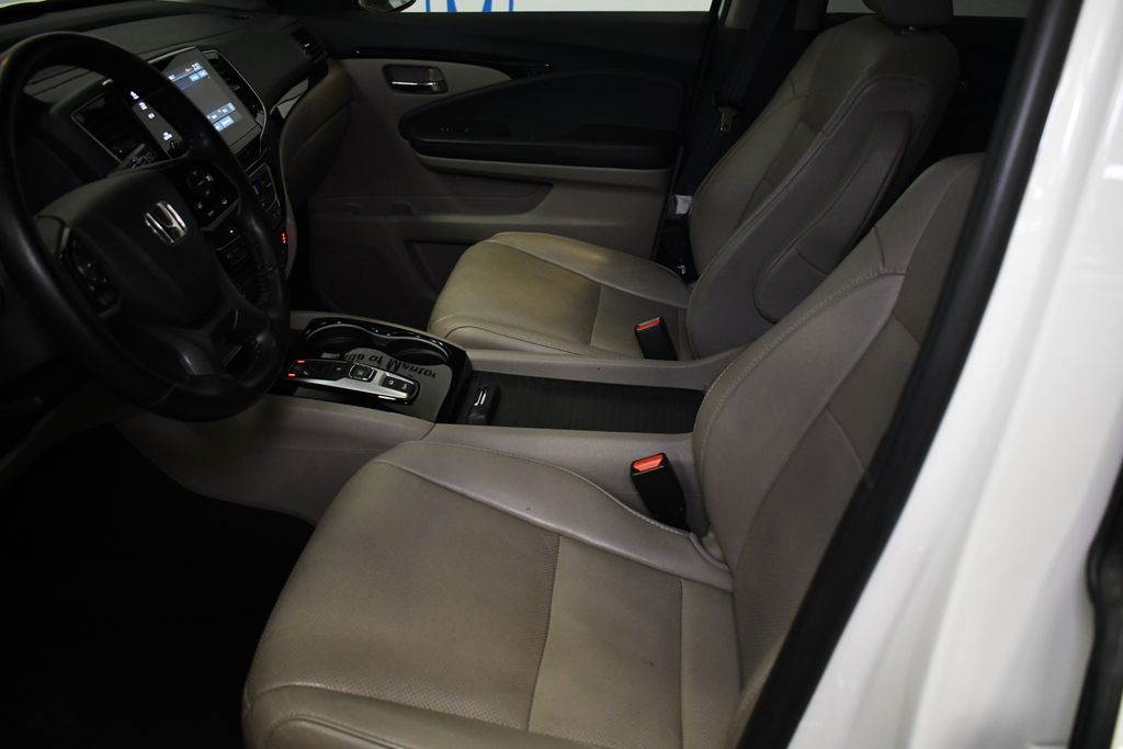 Thumbnail: 2019 Honda Pilot - 27