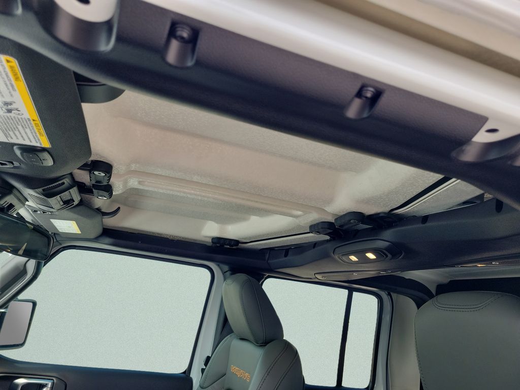 New 2026 White Jeep Mojave image 25