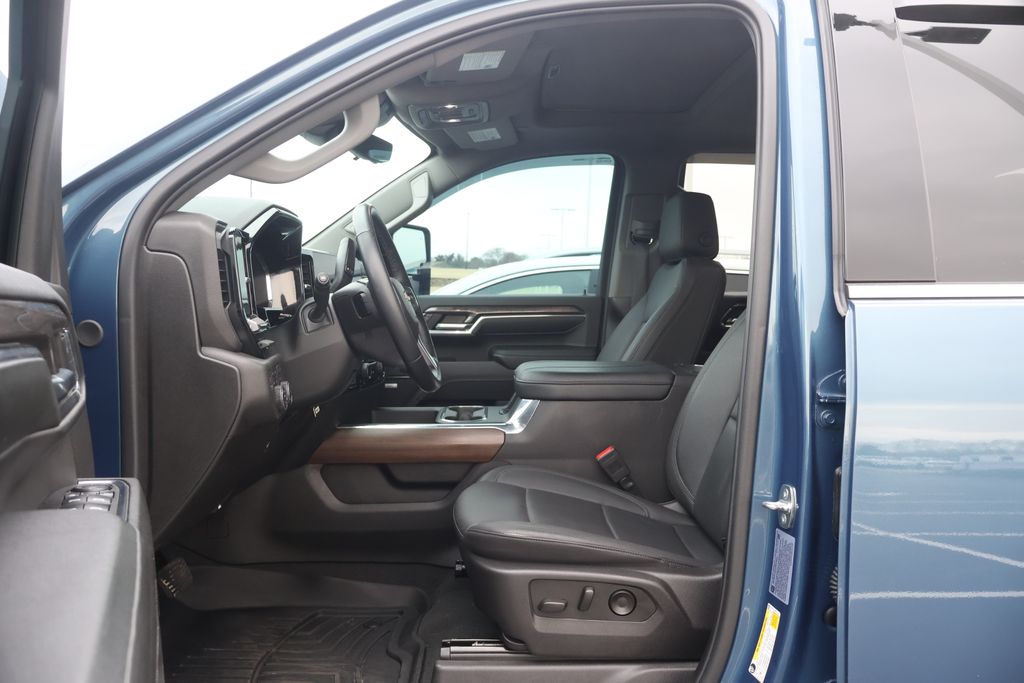 Thumbnail: 2024 Chevrolet Silverado 2500 - 12