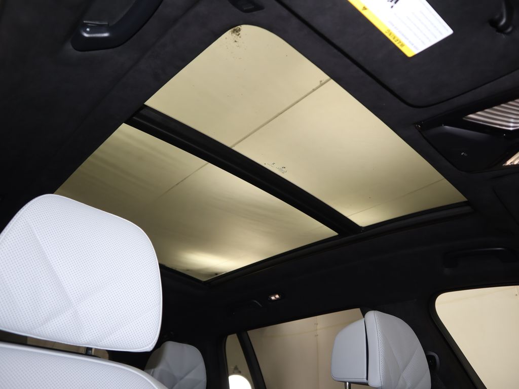 Thumbnail: 2026 BMW X7 - 18