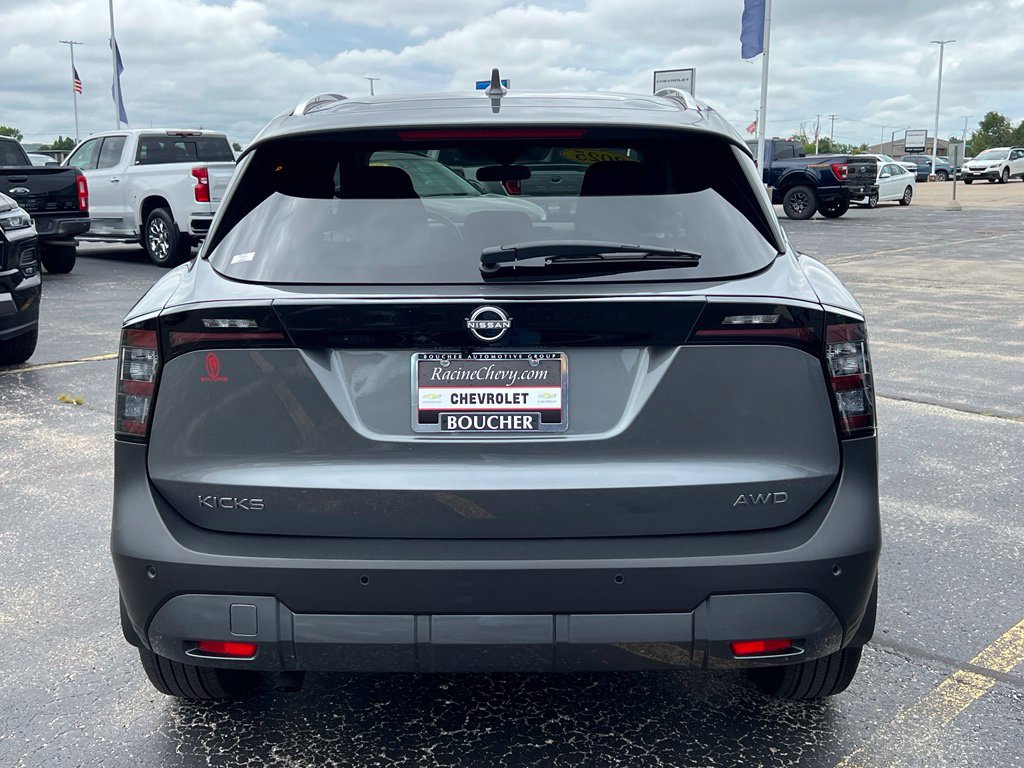 Certified Used 2025 Gun Metallic Nissan SV image 4