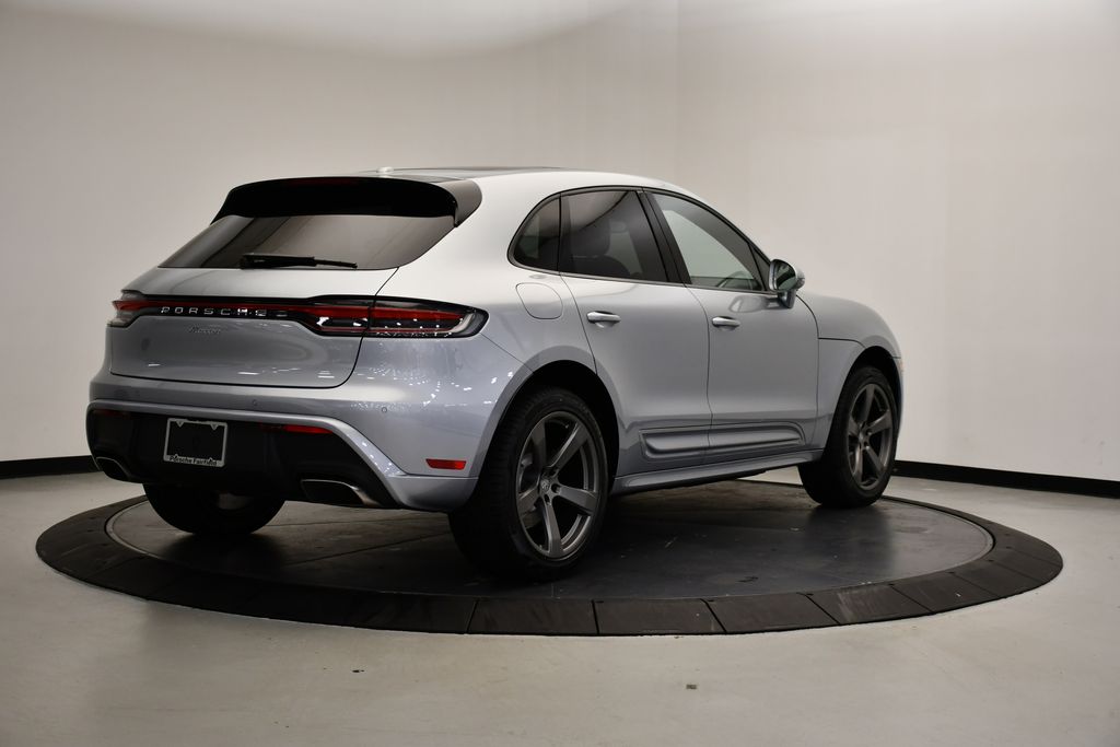 Thumbnail: 2026 Porsche Macan - 7