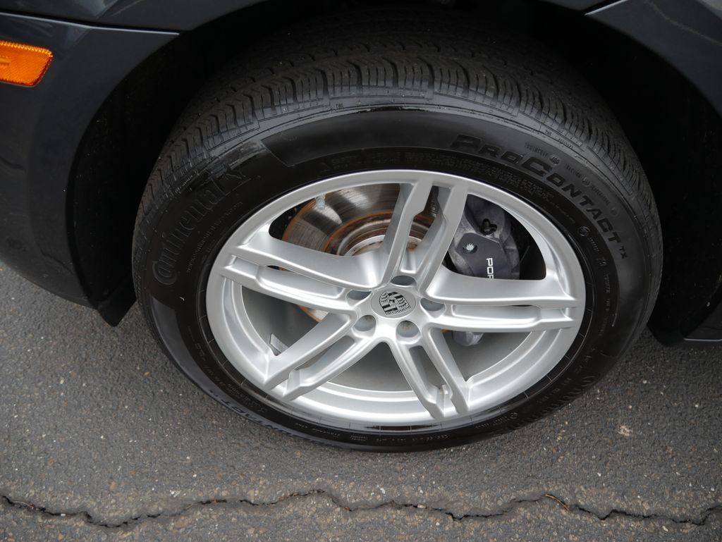 Thumbnail: 2023 Porsche Macan - 13