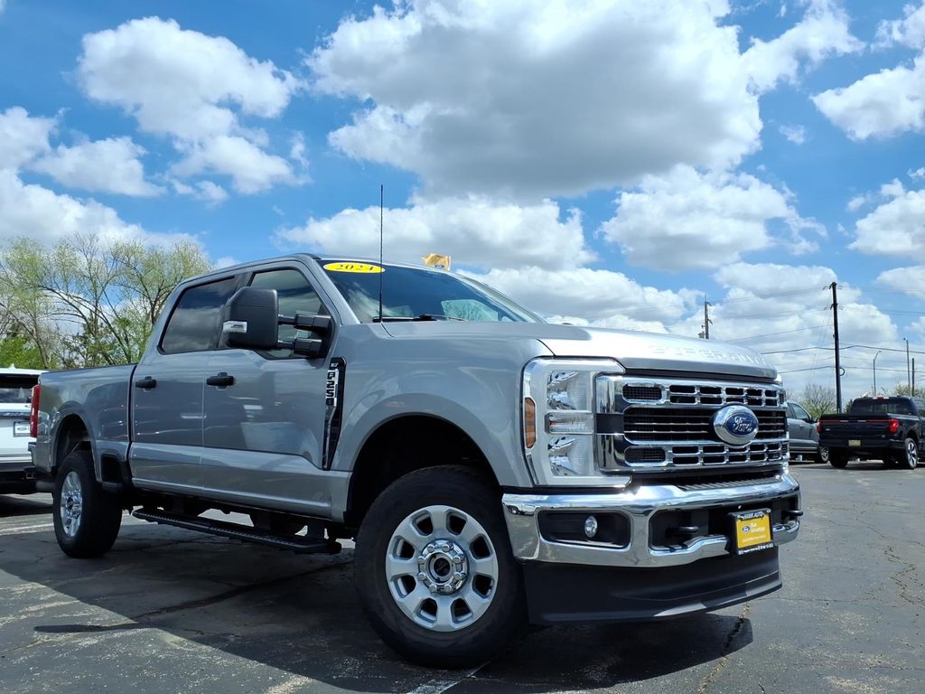 Silver Metallic 2024 Ford F-250 Super Duty XLT SuperCab 4WD Pickup Truck Four-Wheel Drive Automatic