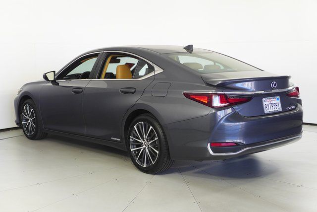 2022 Lexus ES 300h 9