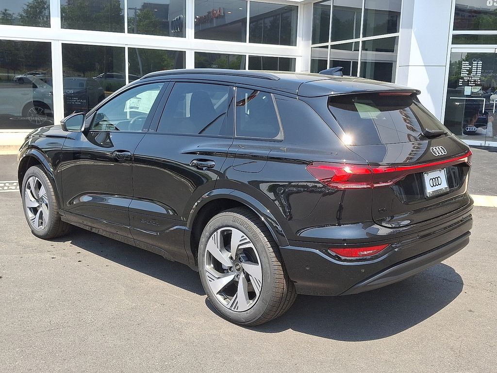 2025 Audi e-tron Premium 4