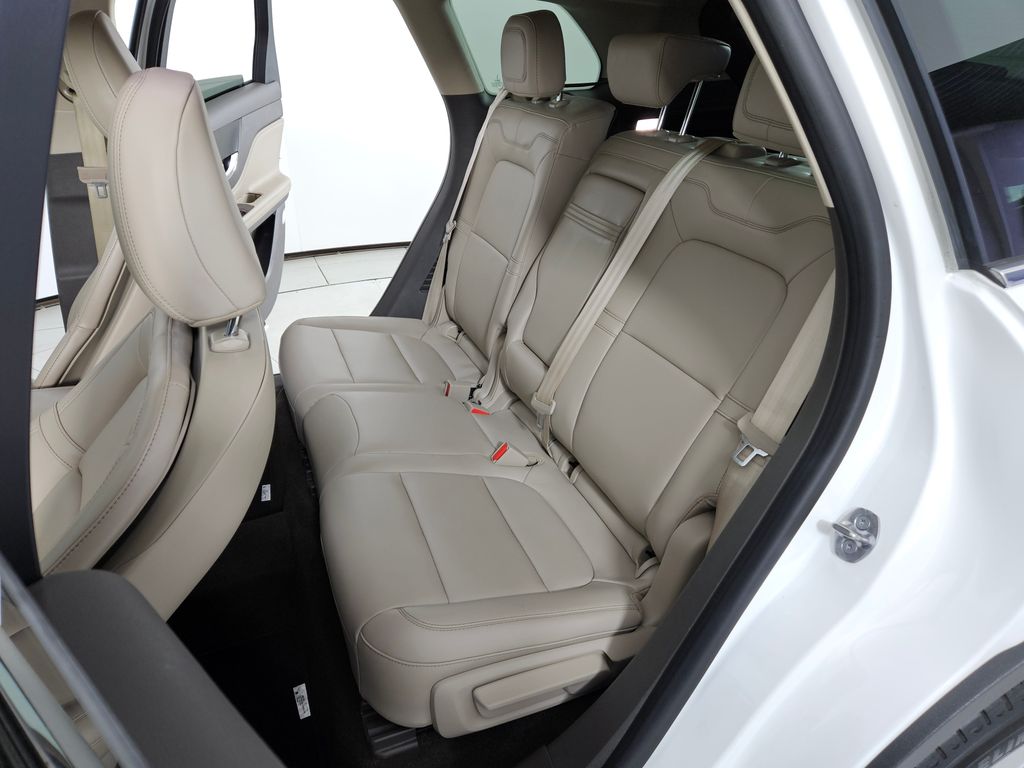 Thumbnail: 2022 Lincoln Corsair - 20