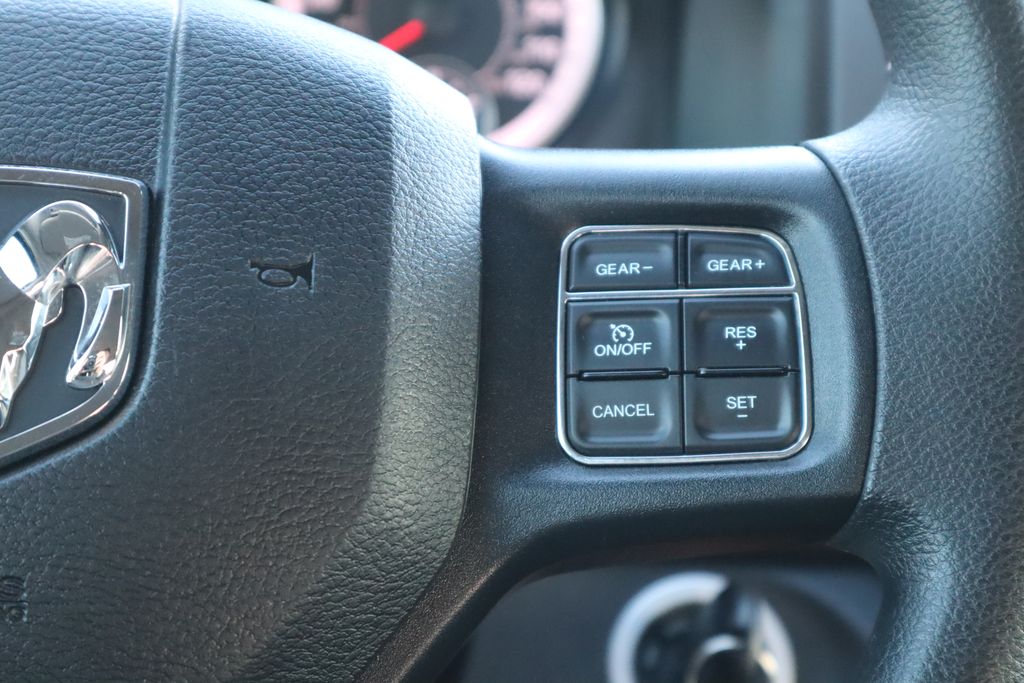 Thumbnail: 2020 RAM 1500 Classic - 12