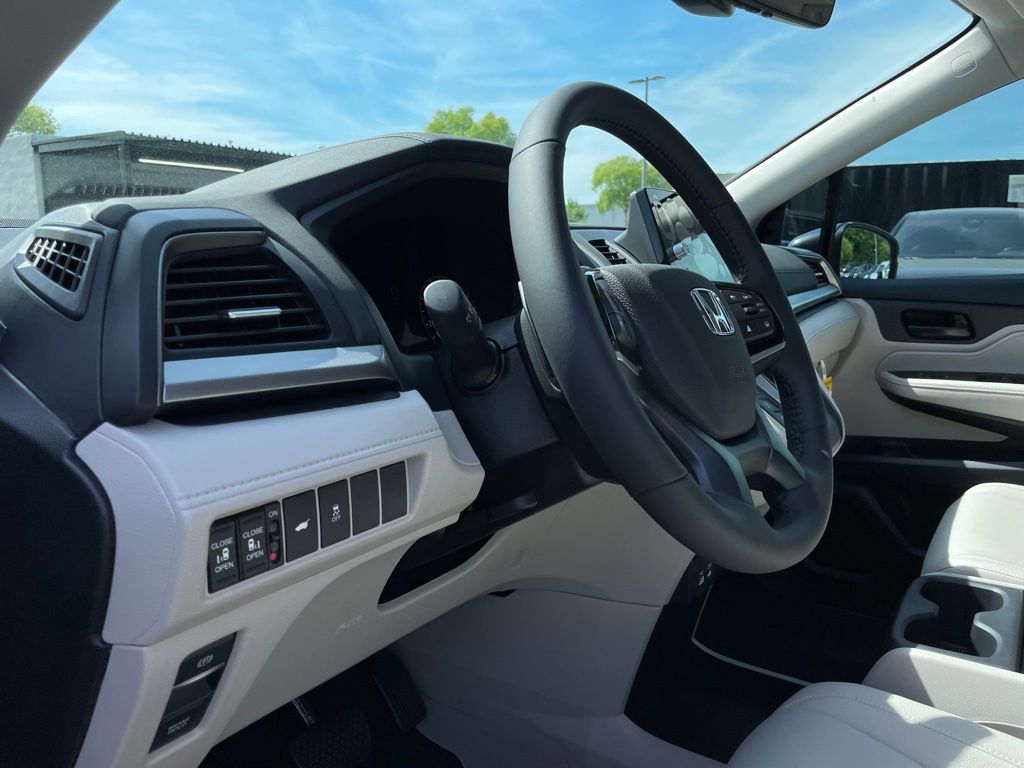 Thumbnail: 2026 Honda Odyssey - 28