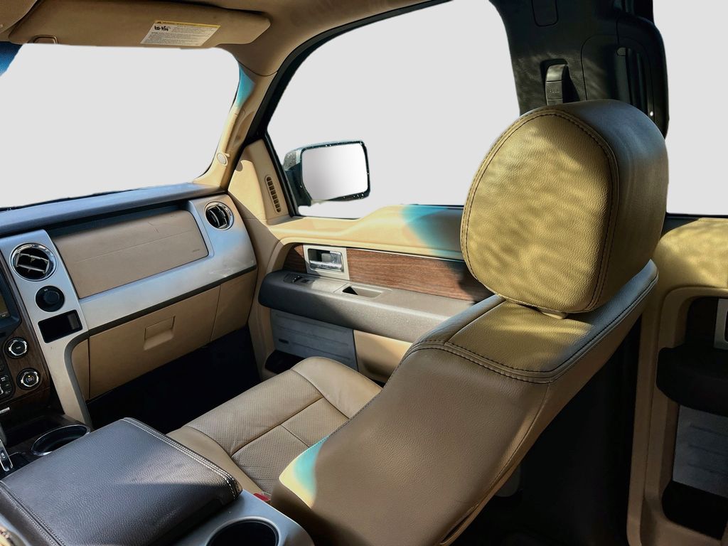 Used 2013  Ford Lariat image 22