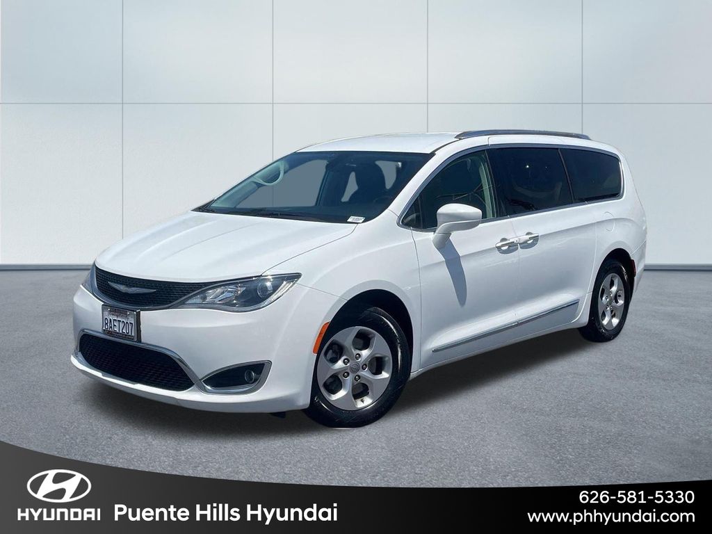 Bright White Clearcoat 2017 Chrysler Pacifica Minivan Front-Wheel Drive 9-Speed Automatic