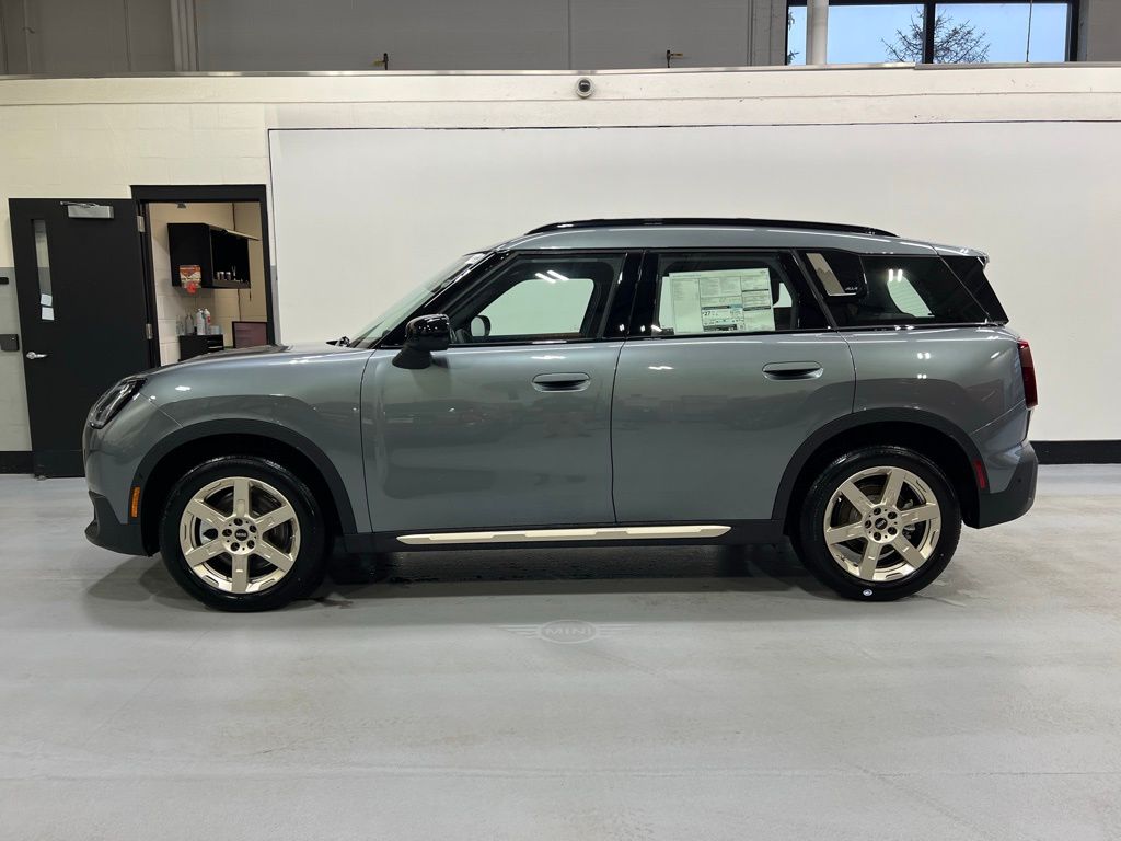 2025 MINI Cooper Countryman Base 2